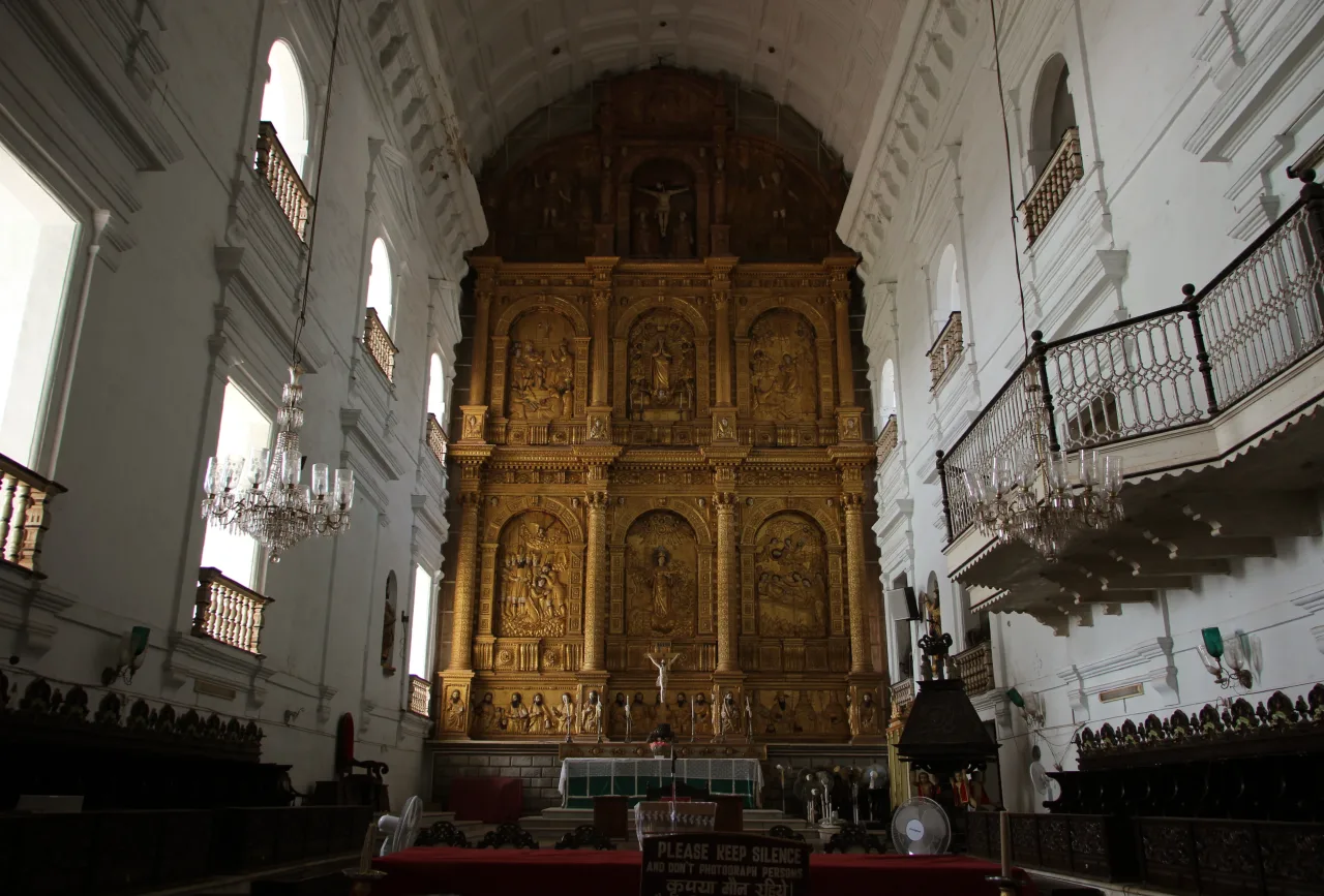 The principal altar and retable of Saint Catherine of Alexandria in Sé Cathedral, Old Goa.